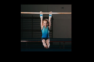  Rainbow Beginner Hook & Loop Gymnastics Grips are perfect for athletes just starting to try out grips. This beginner grip is a basic palm protector made of soft leather with hook & loop closures. You have your choice of 11 colours. 